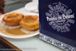 Pastéis de Belém saupoudrés de canelle
